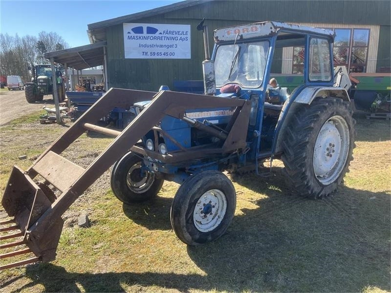 Ford 4000 Med frontlæsser - Трактор: фото 1 Ford 4000 Med frontlæsser - Трактор: фото 1