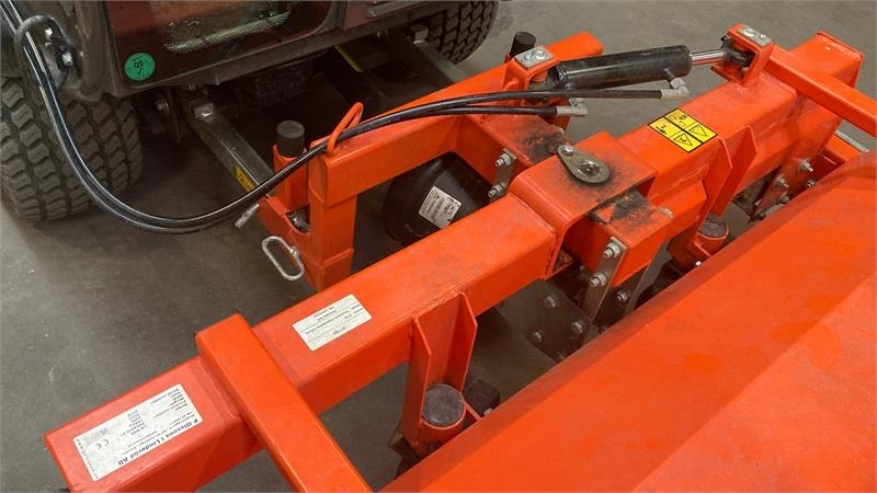 Husqvarna Fejemaskine med sving 5904500-01 - Щетка: фото 4 Husqvarna Fejemaskine med sving 5904500-01 - Щетка: фото 4