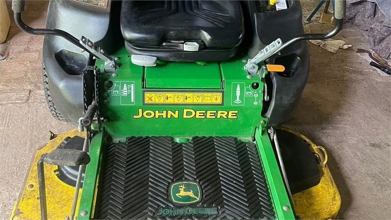 John Deere Z645 Zero turn - Газонокосилка: фото 1 John Deere Z645 Zero turn - Газонокосилка: фото 1