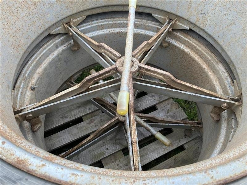 Molcon 16.9x38 5 armet bred - Шины и диски для Сельскохозяйственной техники: фото 2 Molcon 16.9x38 5 armet bred - Шины и диски для Сельскохозяйственной техники: фото 2