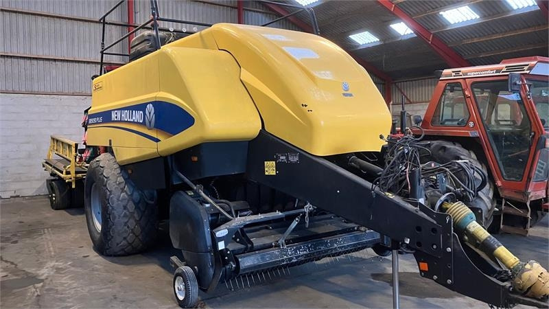 New Holland BB9090 Plus - Пресс-подборщик тюковый: фото 2 New Holland BB9090 Plus - Пресс-подборщик тюковый: фото 2