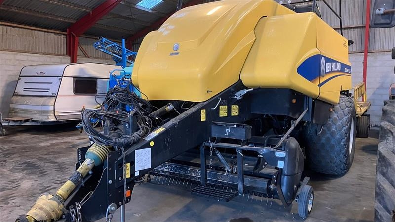 New Holland BB9090 Plus - Пресс-подборщик тюковый: фото 1 New Holland BB9090 Plus - Пресс-подборщик тюковый: фото 1