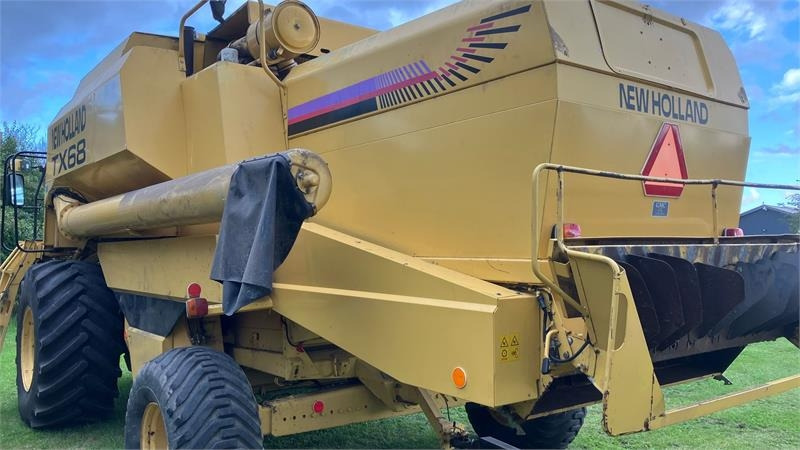 New Holland TX68 FSH - Зерноуборочный комбайн: фото 2 New Holland TX68 FSH - Зерноуборочный комбайн: фото 2