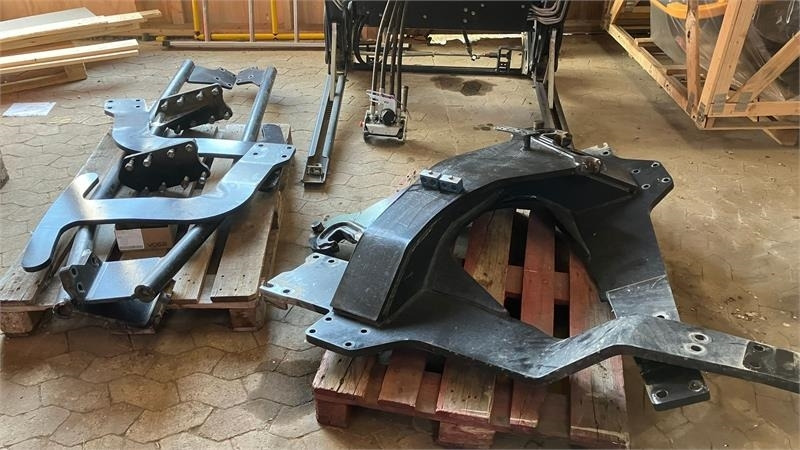 Stoll FZ 60,1 3 ventil og dæmpning Med beslag for NH T7. - Фронтальный погрузчик для трактора: фото 3 Stoll FZ 60,1 3 ventil og dæmpning Med beslag for NH T7. - Фронтальный погрузчик для трактора: фото 3