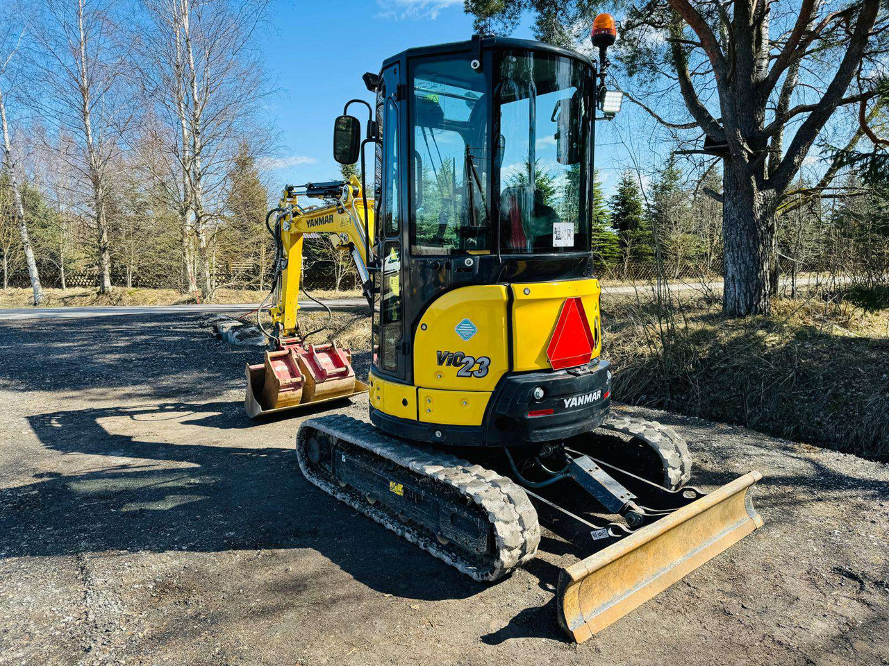YANMAR VIO23-6 - Мини-экскаватор: фото 3 YANMAR VIO23-6 - Мини-экскаватор: фото 3