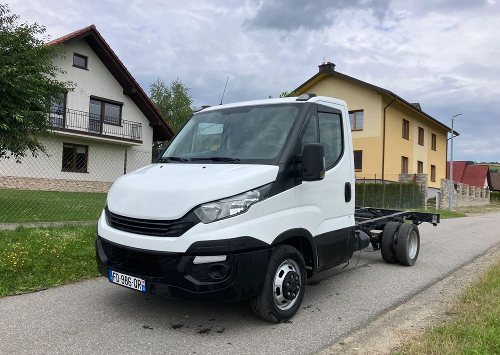 Iveco DAILY 35C14 ramo do zabudowy kiper wywrotka - Грузовик-шасси: фото 1 Iveco DAILY 35C14 ramo do zabudowy kiper wywrotka - Грузовик-шасси: фото 1