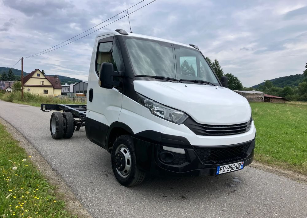 Iveco DAILY 35C14 ramo do zabudowy kiper wywrotka - Грузовик-шасси: фото 2 Iveco DAILY 35C14 ramo do zabudowy kiper wywrotka - Грузовик-шасси: фото 2