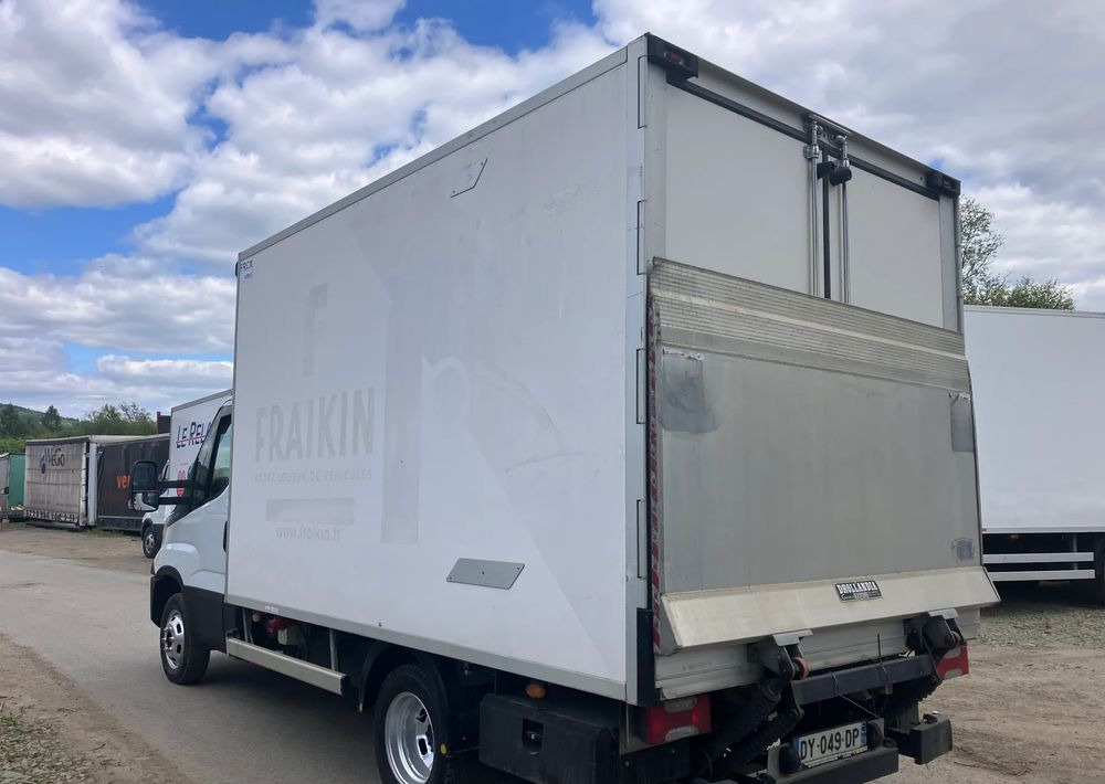 Iveco Daily 35C15 chłodnia 6 palet winda - Фургон-рефрижератор: фото 4 Iveco Daily 35C15 chłodnia 6 palet winda - Фургон-рефрижератор: фото 4