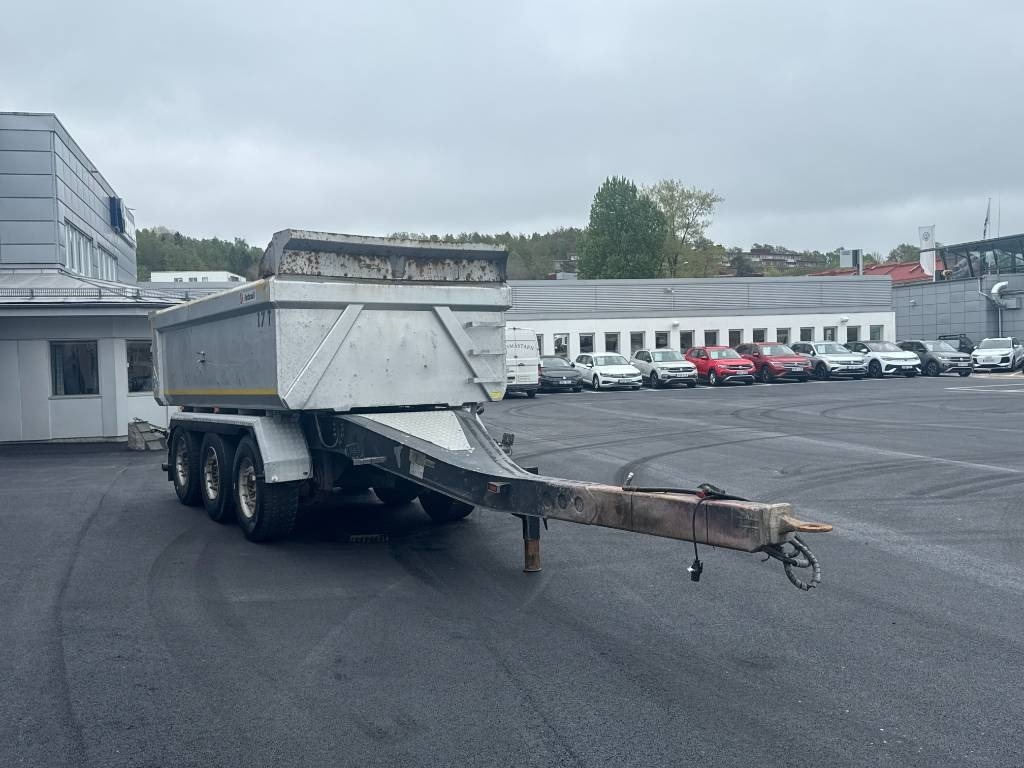 Istrail TN-144 3-axlig Dumperkärra - Самосвальный прицеп: фото 3 Istrail TN-144 3-axlig Dumperkärra - Самосвальный прицеп: фото 3