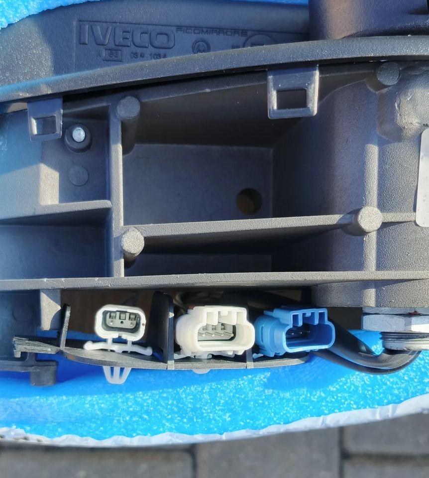 IVECO STRALIS LUSTERKO LEWE NOWE 5801765195 - Кузов и экстерьер для Грузовиков: фото 2 IVECO STRALIS LUSTERKO LEWE NOWE 5801765195 - Кузов и экстерьер для Грузовиков: фото 2