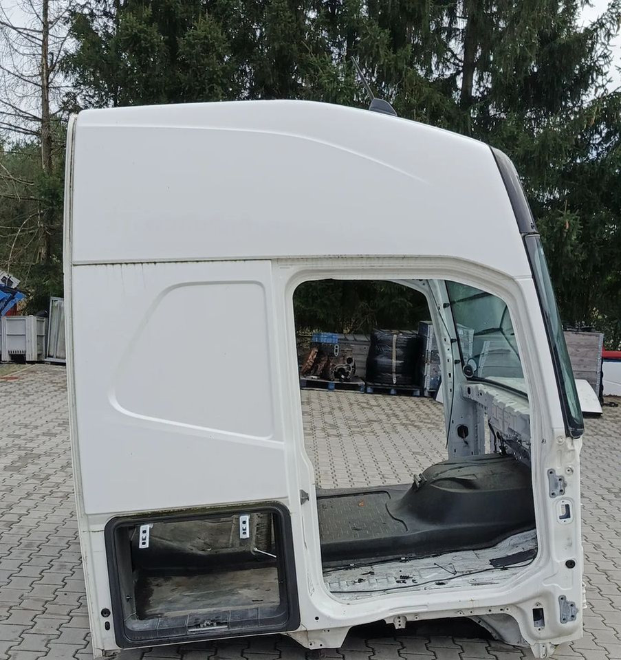 KABINA VOLVO FH4 - Кабина для Грузовиков: фото 4 KABINA VOLVO FH4 - Кабина для Грузовиков: фото 4