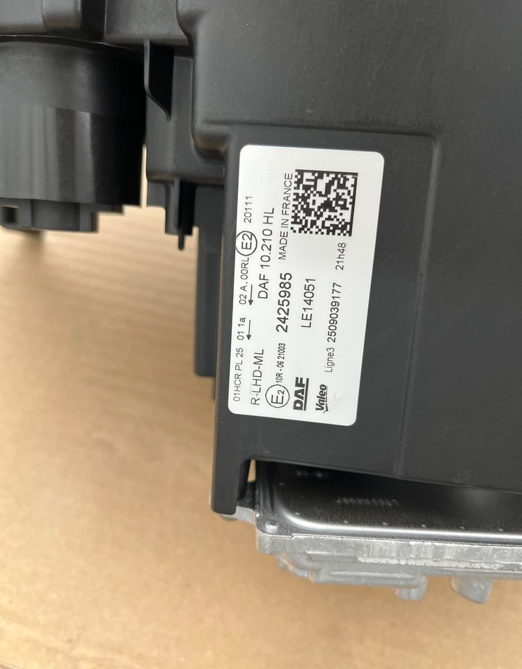 NOWE lampy LED DAF XG XG+ XF reflektor oryginał lampa NOWA - Свет/ Освещение для Грузовиков: фото 2 NOWE lampy LED DAF XG XG+ XF reflektor oryginał lampa NOWA - Свет/ Освещение для Грузовиков: фото 2