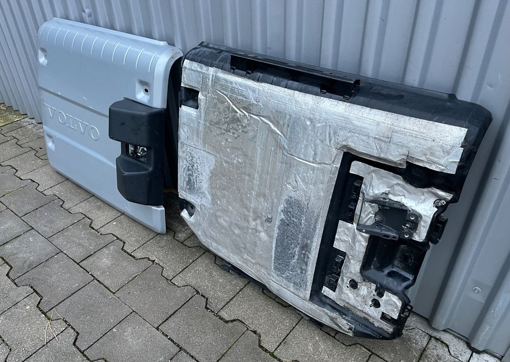 Osłona katalizatora Volvo FH 5 FH5 Aero euro 6 pokrywa dekiel - Кузов и экстерьер для Грузовиков: фото 3 Osłona katalizatora Volvo FH 5 FH5 Aero euro 6 pokrywa dekiel - Кузов и экстерьер для Грузовиков: фото 3