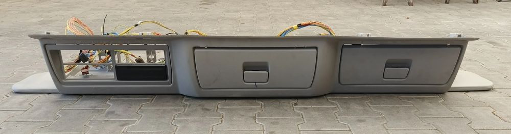 VOLVO FL KONSOLA PÓŁKA GÓRNA - Кабина и интерьер для Грузовиков: фото 1 VOLVO FL KONSOLA PÓŁKA GÓRNA - Кабина и интерьер для Грузовиков: фото 1