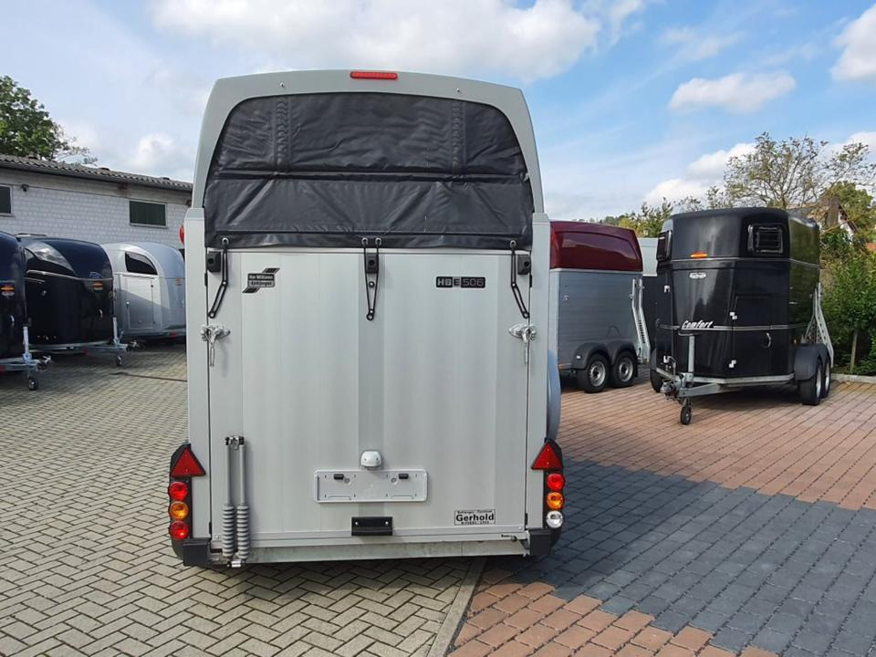 ALU Pferdeanhänger Ifor Williams HB 506 Flügeltür Sattelkammer - Прицеп-коневоз: фото 4 ALU Pferdeanhänger Ifor Williams HB 506 Flügeltür Sattelkammer - Прицеп-коневоз: фото 4