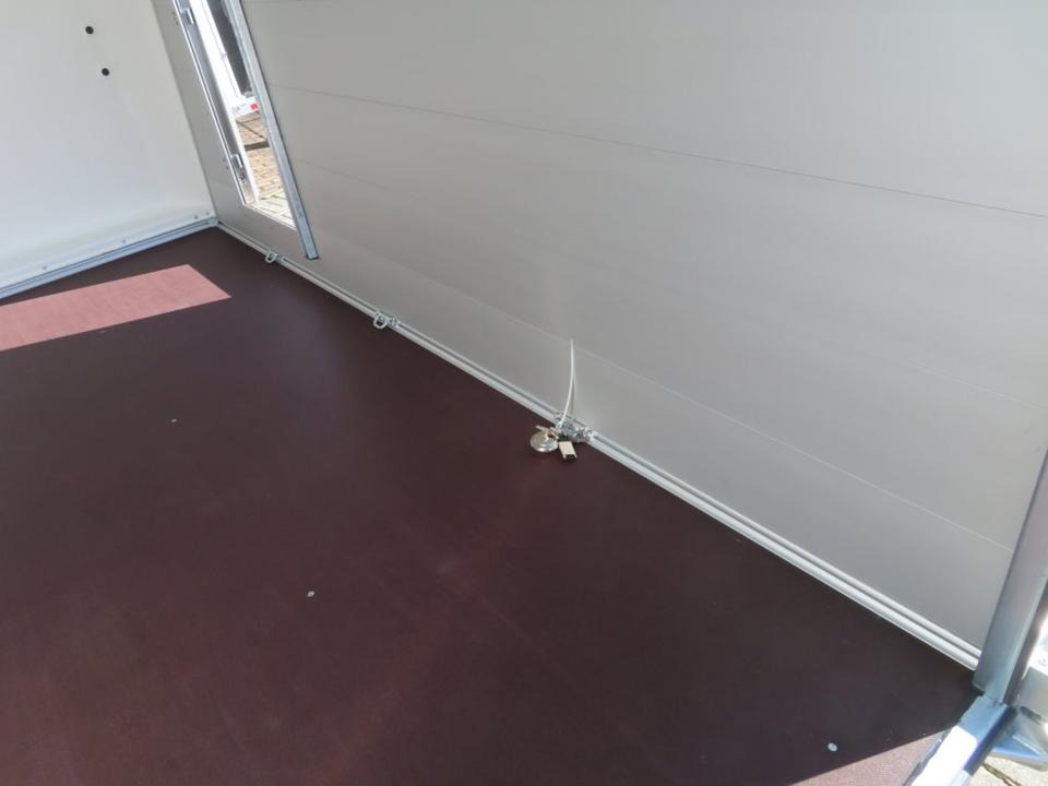 Böckmann KT-PB-AL 3018/27 Kofferanhänger,100 km/h,PKW Anhänger - Прицеп-фургон: фото 5 Böckmann KT-PB-AL 3018/27 Kofferanhänger,100 km/h,PKW Anhänger - Прицеп-фургон: фото 5