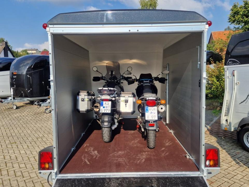 Böckmann KT-PB-AL 3018/27 Kofferanhänger,100 km/h,PKW Anhänger - Прицеп-фургон: фото 1 Böckmann KT-PB-AL 3018/27 Kofferanhänger,100 km/h,PKW Anhänger - Прицеп-фургон: фото 1