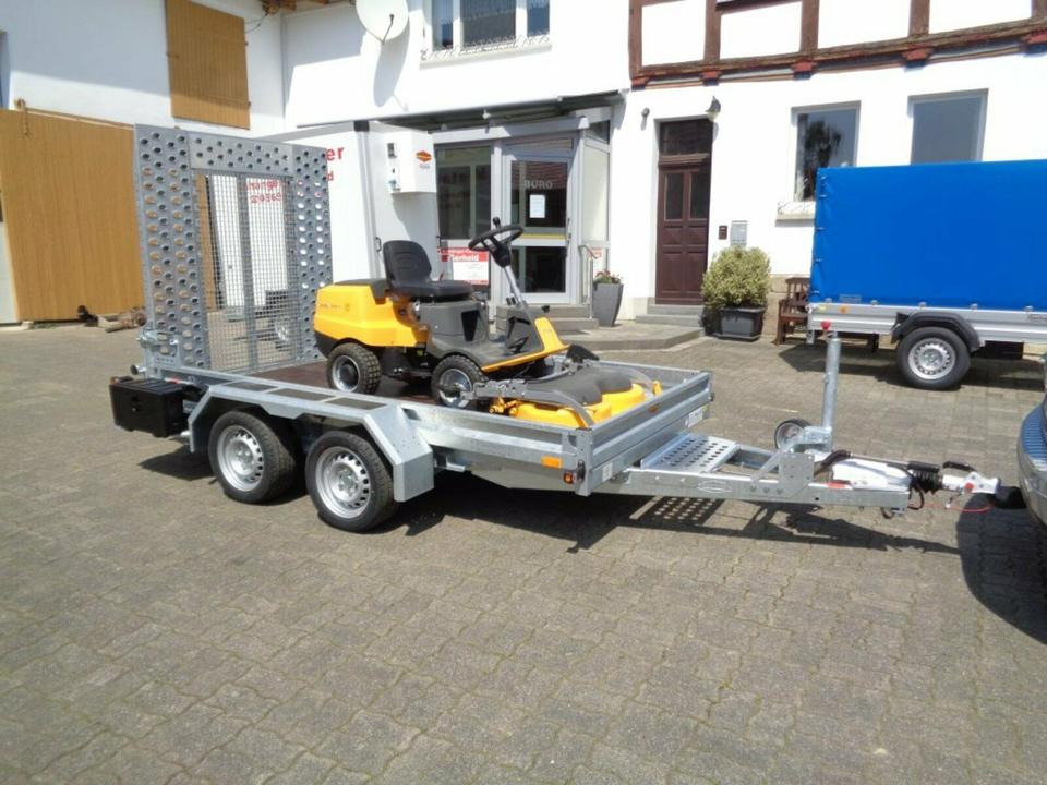 Böckmann PKW-Anhänger, Baumaschinentransporter, 2,7 to. 100 km/h - Прицеп для спецтехники: фото 1 Böckmann PKW-Anhänger, Baumaschinentransporter, 2,7 to. 100 km/h - Прицеп для спецтехники: фото 1