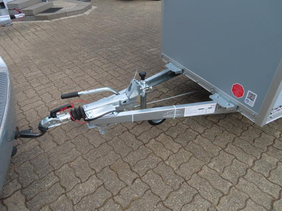 Böckmann PKW-Anhänger Koffer KT2513/135 F Tür-Rampekombination - Прицеп-фургон: фото 4 Böckmann PKW-Anhänger Koffer KT2513/135 F Tür-Rampekombination - Прицеп-фургон: фото 4