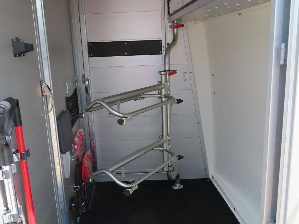 Böckmann Pferdeanhänger Big Portax WCF Videokamera - Прицеп-коневоз: фото 3 Böckmann Pferdeanhänger Big Portax WCF Videokamera - Прицеп-коневоз: фото 3