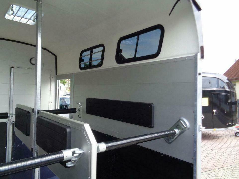 Böckmann Pferdeanhänger Big Portax WCF Videokamera - Прицеп-коневоз: фото 5 Böckmann Pferdeanhänger Big Portax WCF Videokamera - Прицеп-коневоз: фото 5