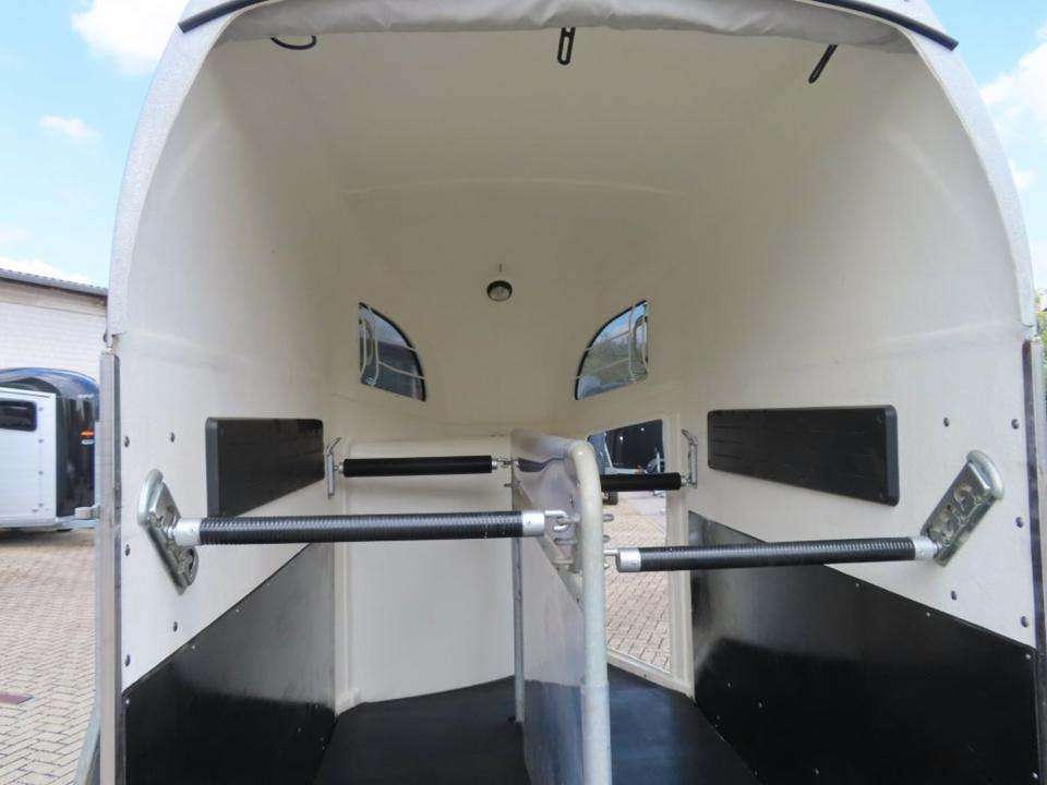 Böckmann Pferdeanhänger, Comfort, Alub. Sattelk. 100 km/h, top - Прицеп-коневоз: фото 5 Böckmann Pferdeanhänger, Comfort, Alub. Sattelk. 100 km/h, top - Прицеп-коневоз: фото 5