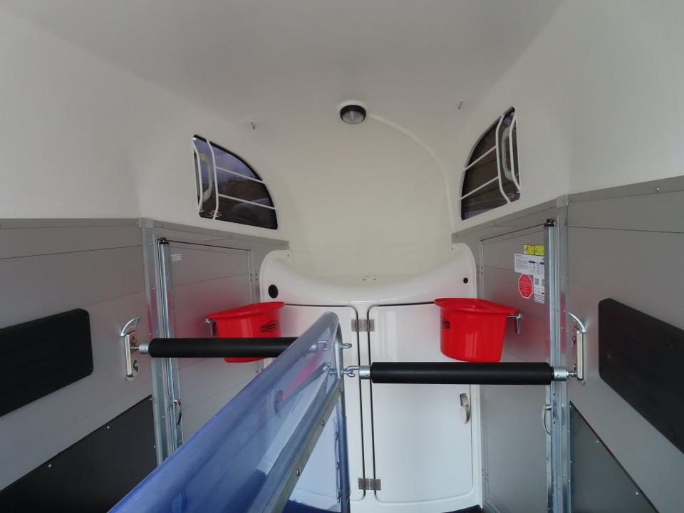 Прицеп-коневоз Böckmann Pferdeanhänger der neue Big Champion E, WCF, Sattelkam.: фото 18 Прицеп-коневоз Böckmann Pferdeanhänger der neue Big Champion E, WCF, Sattelkam.: фото 18