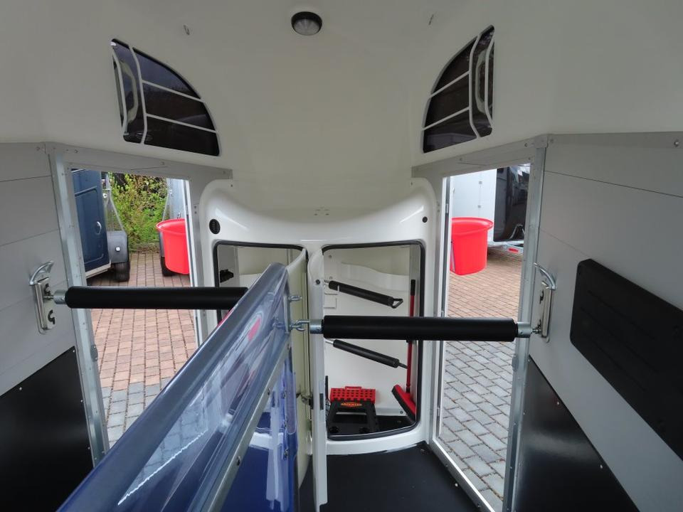 Прицеп-коневоз Böckmann Pferdeanhänger der neue Big Champion E, WCF, Sattelkam.: фото 14 Прицеп-коневоз Böckmann Pferdeanhänger der neue Big Champion E, WCF, Sattelkam.: фото 14