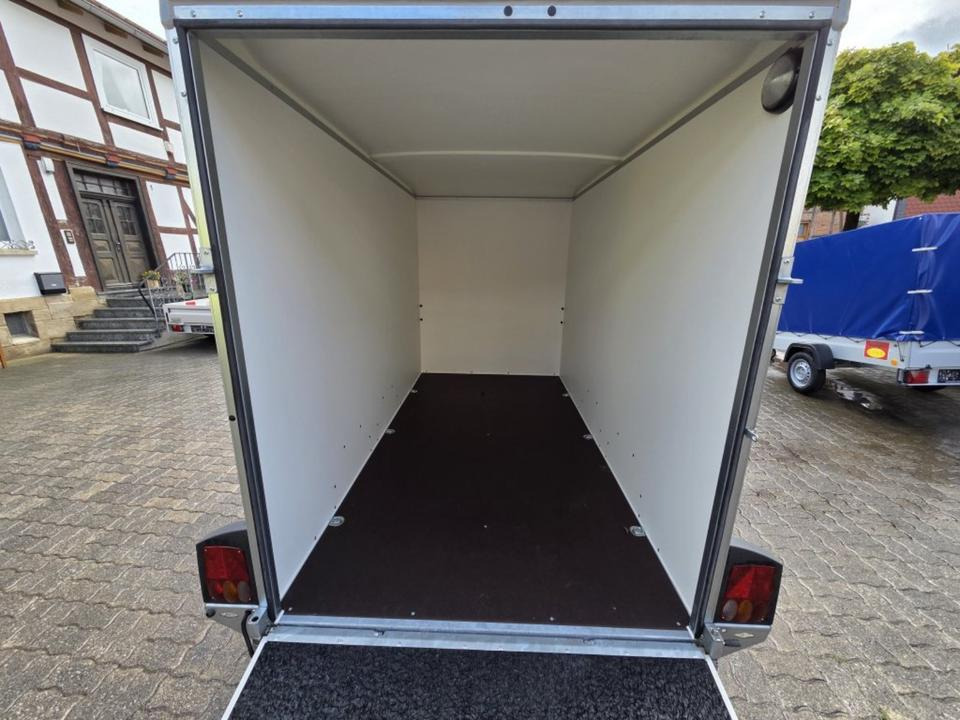 Kofferanhänger PKW-Anhänger Böckmann KT 3015/27 MF Rampe/Tür 2,7t - Прицеп-фургон: фото 5 Kofferanhänger PKW-Anhänger Böckmann KT 3015/27 MF Rampe/Tür 2,7t - Прицеп-фургон: фото 5