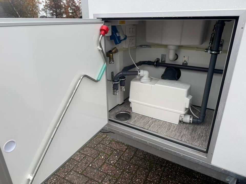 Toilettenwagen WC Wagen Klowagen Mieten Leihen - Жилой контейнер, Прицеп: фото 5 Toilettenwagen WC Wagen Klowagen Mieten Leihen - Жилой контейнер, Прицеп: фото 5