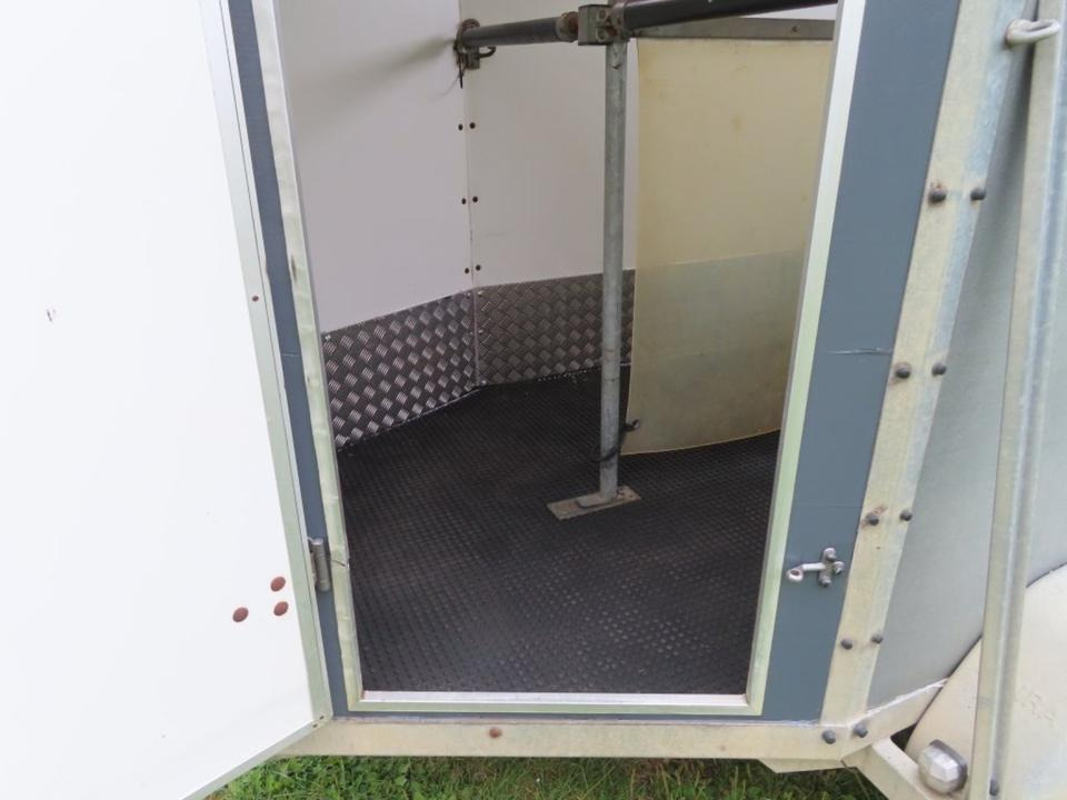 Vieh - Pferdeanhänger, PKW Anhänger, Henra,  TÜV NEU - Прицеп-коневоз: фото 3 Vieh - Pferdeanhänger, PKW Anhänger, Henra,  TÜV NEU - Прицеп-коневоз: фото 3