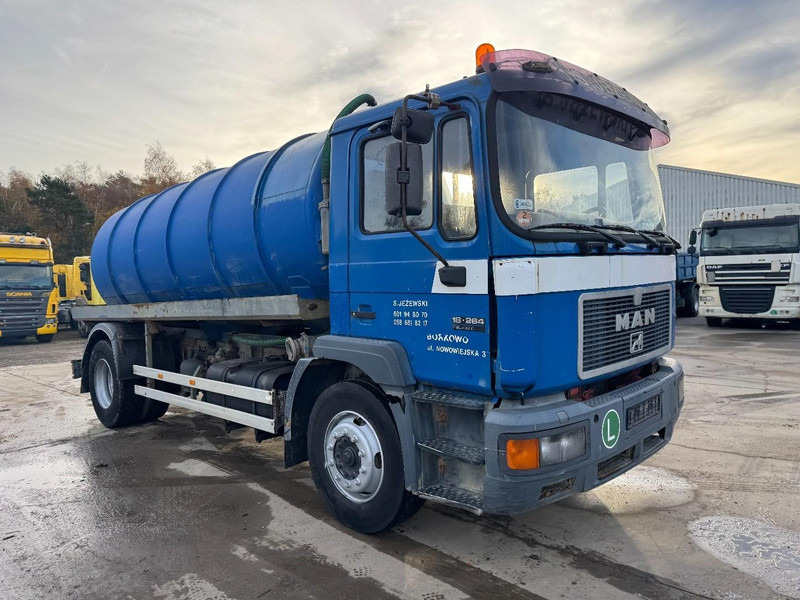 MAN 18.264 (12000 L / 6 CYLINDER / EURO 2 / MANUAL GEARBOX / BOITE MANUELLE) - Ассенизатор: фото 3 MAN 18.264 (12000 L / 6 CYLINDER / EURO 2 / MANUAL GEARBOX / BOITE MANUELLE) - Ассенизатор: фото 3