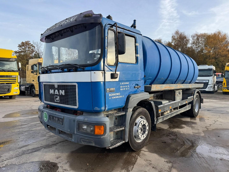 MAN 18.264 (12000 L / 6 CYLINDER / EURO 2 / MANUAL GEARBOX / BOITE MANUELLE) - Ассенизатор: фото 1 MAN 18.264 (12000 L / 6 CYLINDER / EURO 2 / MANUAL GEARBOX / BOITE MANUELLE) - Ассенизатор: фото 1