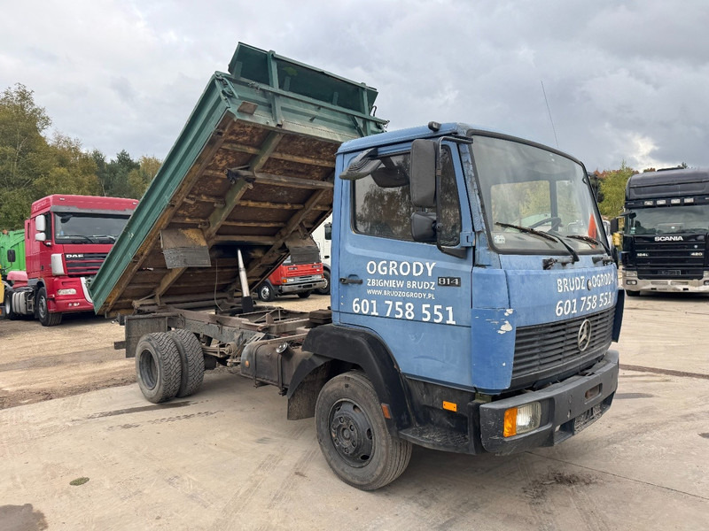 Mercedes-Benz SK 814 (6 CYLINDER / STEEL SUSPENSION / MANUAL PUMP / 3-SIDE TIPPER) - Самосвал: фото 3 Mercedes-Benz SK 814 (6 CYLINDER / STEEL SUSPENSION / MANUAL PUMP / 3-SIDE TIPPER) - Самосвал: фото 3