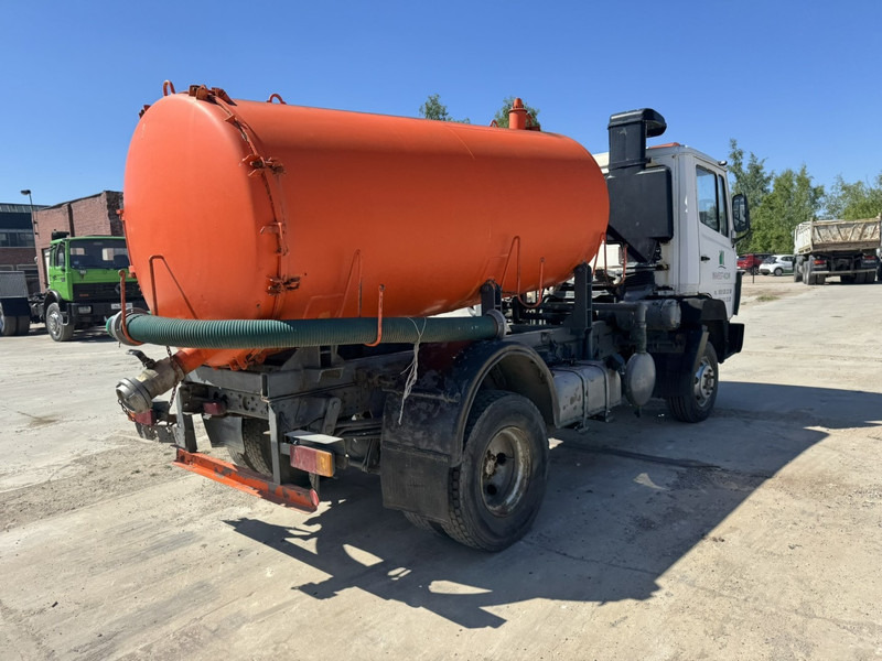 Mercedes-Benz SK 914 (8000 L / STEEL SUSPENSION & MANUAL PUMP / SUSPENSION LAMES & POMPE MANUELLE) - Ассенизатор: фото 5 Mercedes-Benz SK 914 (8000 L / STEEL SUSPENSION & MANUAL PUMP / SUSPENSION LAMES & POMPE MANUELLE) - Ассенизатор: фото 5