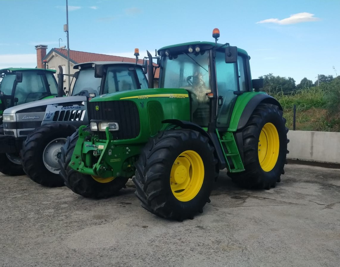 JOHN DEERE 6920 S - Трактор: фото 1 JOHN DEERE 6920 S - Трактор: фото 1