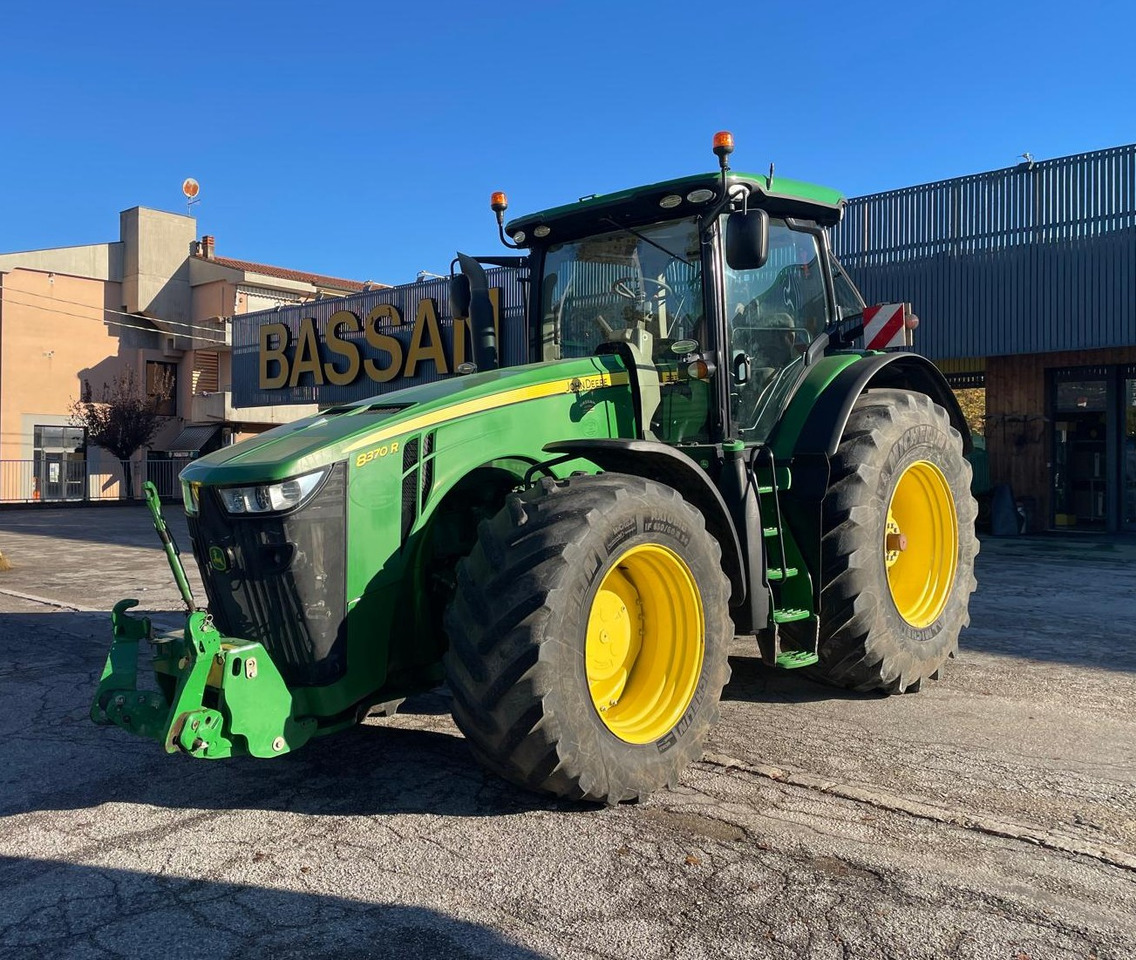 JOHN DEERE 8370 R - Трактор: фото 1 JOHN DEERE 8370 R - Трактор: фото 1