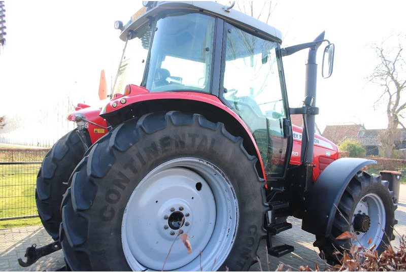 Massey Ferguson 5460 - Трактор: фото 4 Massey Ferguson 5460 - Трактор: фото 4