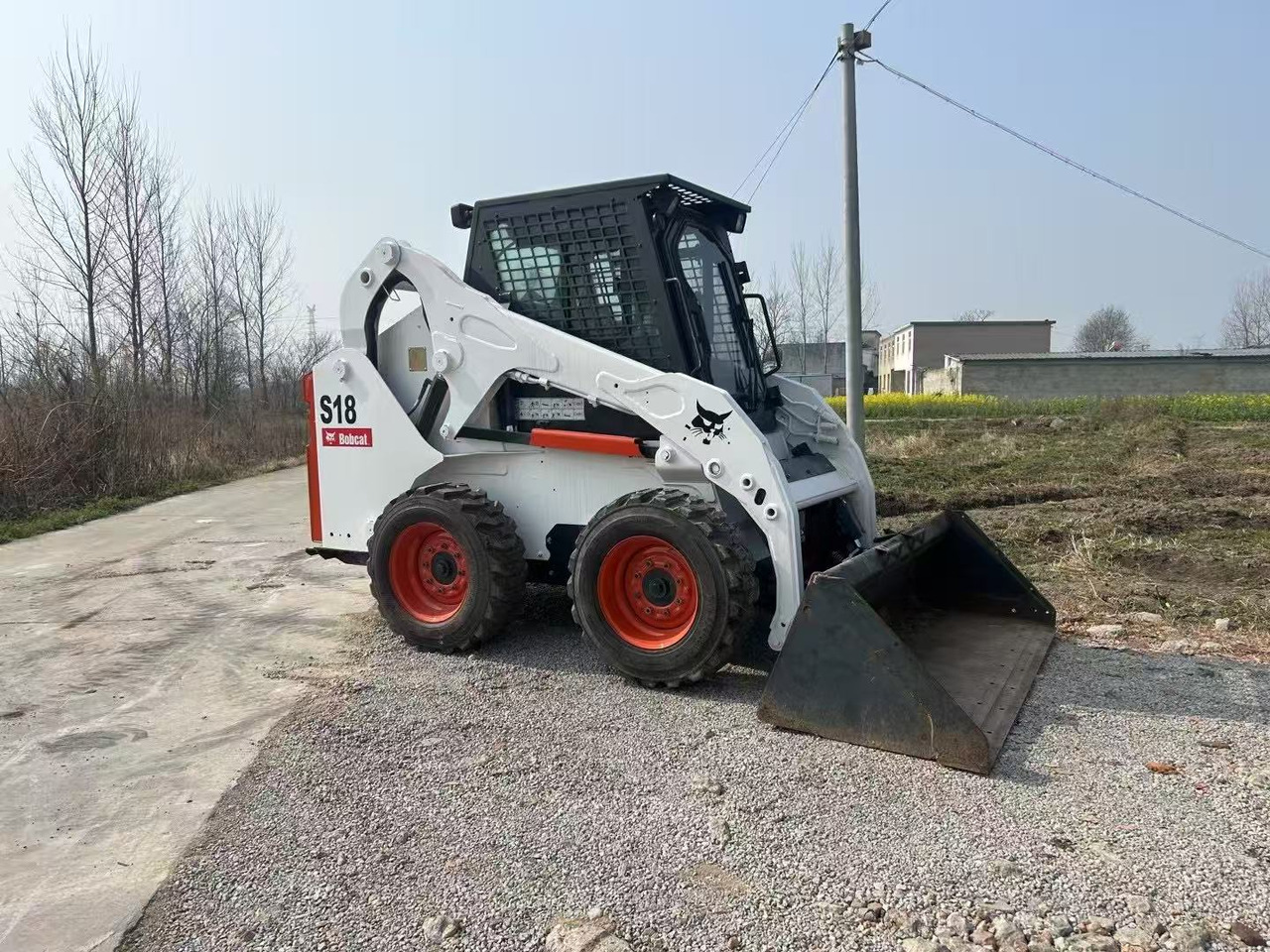 BOBCAT S18 - Мини-погрузчик с бортовым поворотом: фото 2 BOBCAT S18 - Мини-погрузчик с бортовым поворотом: фото 2