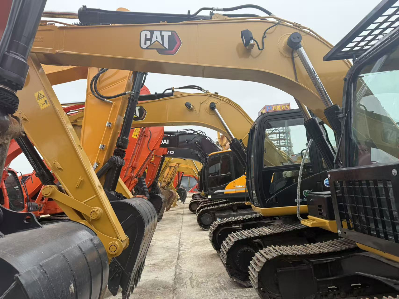 CATERPILLAR 312D - Гусеничный экскаватор: фото 3 CATERPILLAR 312D - Гусеничный экскаватор: фото 3