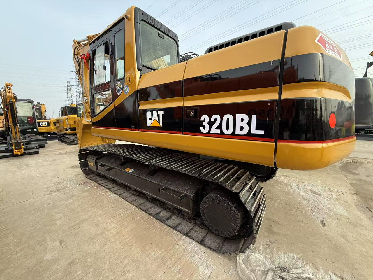 CATERPILLAR used 320b Excavator - Гусеничный экскаватор: фото 3 CATERPILLAR used 320b Excavator - Гусеничный экскаватор: фото 3