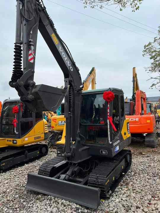 China Brand Used Volvo EC60D Mini Excavator 6ton Crawler Earth Digger Machine for Sale - Гусеничный экскаватор: фото 2 China Brand Used Volvo EC60D Mini Excavator 6ton Crawler Earth Digger Machine for Sale - Гусеничный экскаватор: фото 2