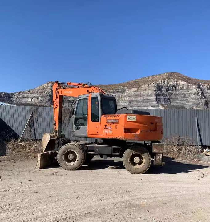 HITACHI ZX300 Excavator, Original Japan Surplus Hitachi ZX300 for Sale - Экскаватор: фото 2 HITACHI ZX300 Excavator, Original Japan Surplus Hitachi ZX300 for Sale - Экскаватор: фото 2