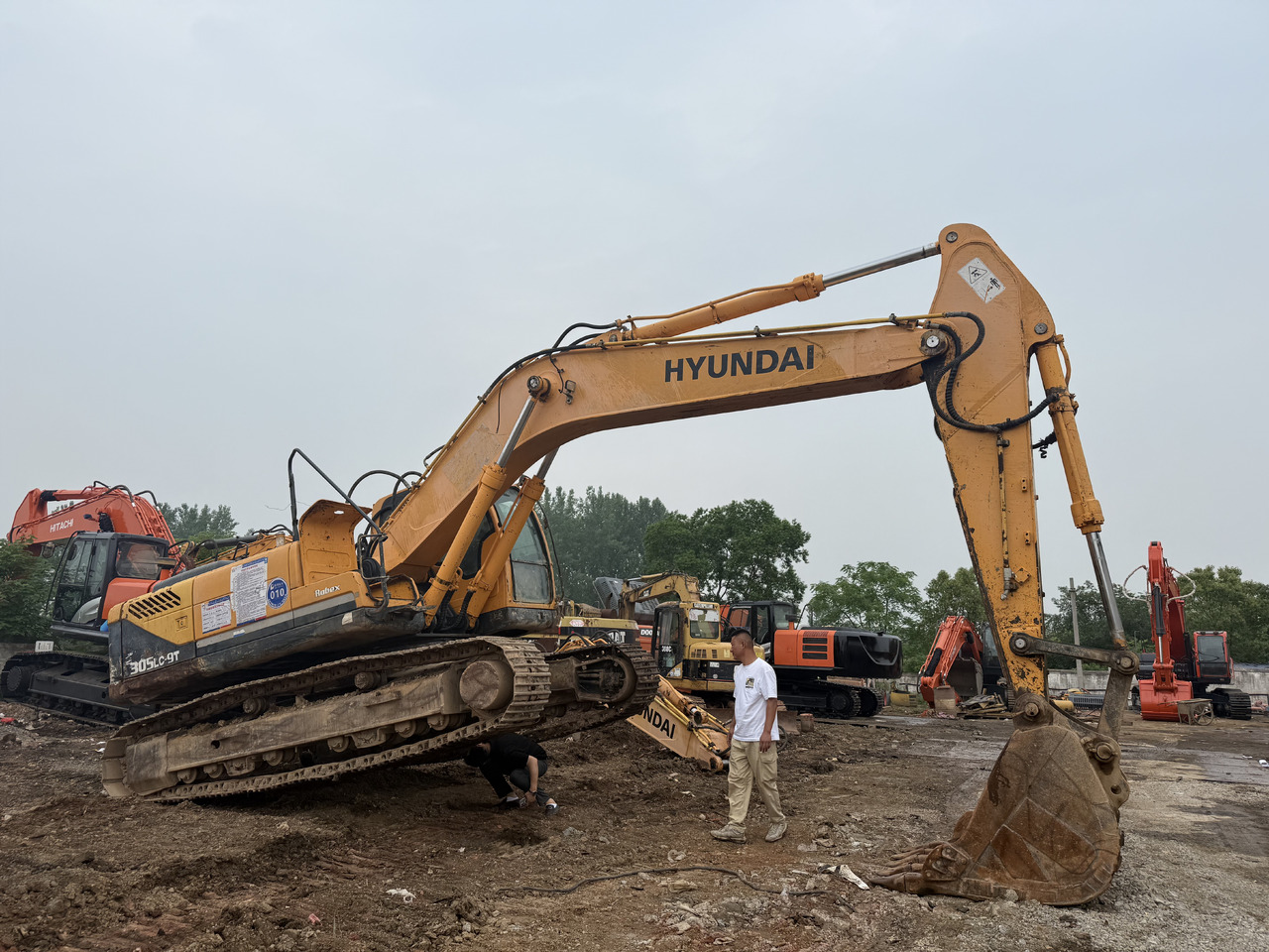 Hyundai used Hyundai 305-9t excavator - Гусеничный экскаватор: фото 1 Hyundai used Hyundai 305-9t excavator - Гусеничный экскаватор: фото 1