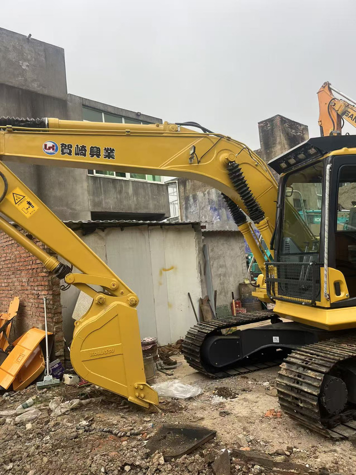 KOMATSU PC130 - Гусеничный экскаватор: фото 2 KOMATSU PC130 - Гусеничный экскаватор: фото 2