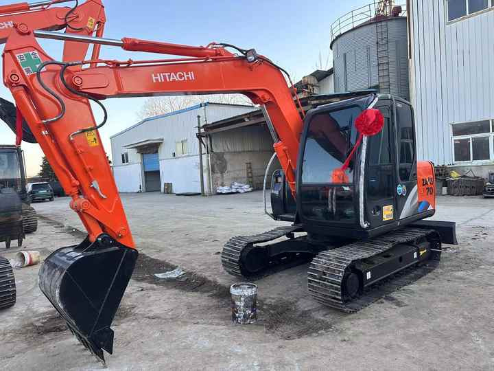 Used Excavator Good Quality Low Price Hitachi ZX70 Excavator in Good Condition for Sale - Гусеничный экскаватор: фото 5 Used Excavator Good Quality Low Price Hitachi ZX70 Excavator in Good Condition for Sale - Гусеничный экскаватор: фото 5