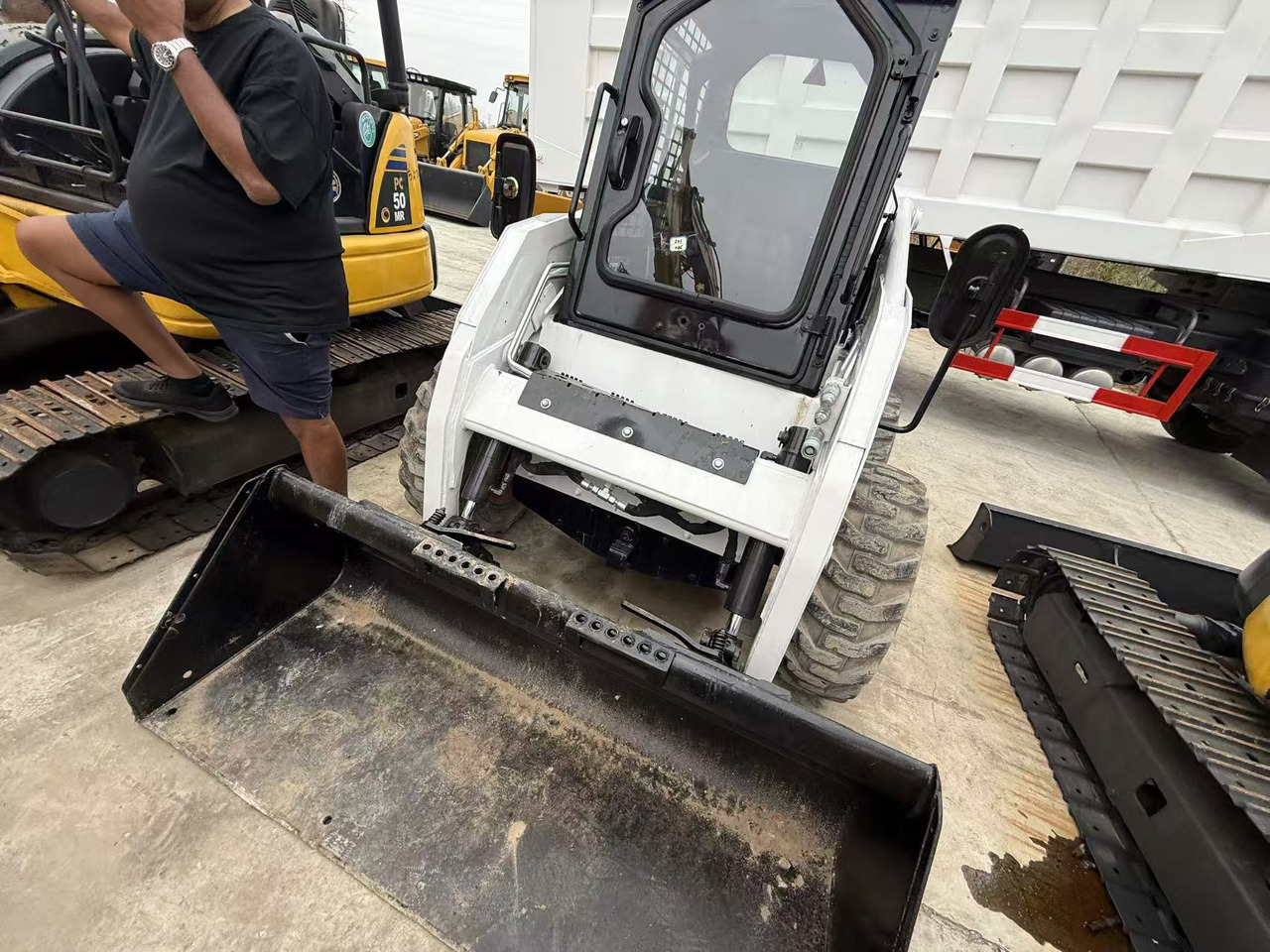 Мини-погрузчик с бортовым поворотом bobcat s300 [ Copy ] [ Copy ] [ Copy ]: фото 8