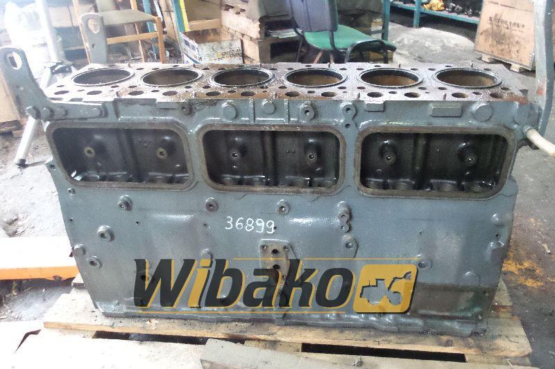 Crankcase for engine Volvo TD100B 790529 - Картер для Строительной техники: фото 1 Crankcase for engine Volvo TD100B 790529 - Картер для Строительной техники: фото 1