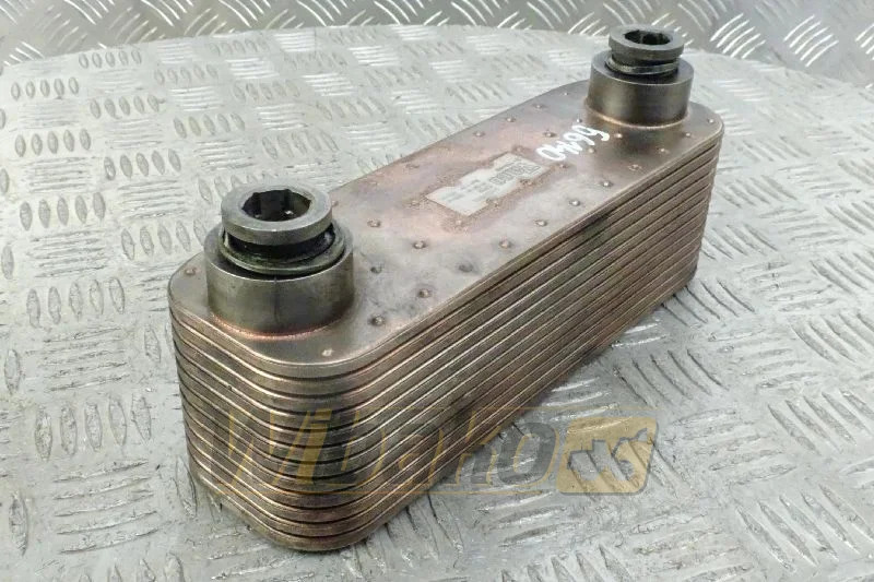 Deutz 04209930 - Масляный радиатор для Строительной техники: фото 1 Deutz 04209930 - Масляный радиатор для Строительной техники: фото 1