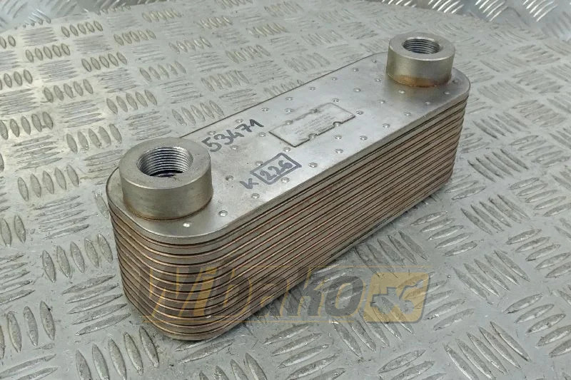 Deutz 04288126 - Масляный радиатор для Строительной техники: фото 1 Deutz 04288126 - Масляный радиатор для Строительной техники: фото 1